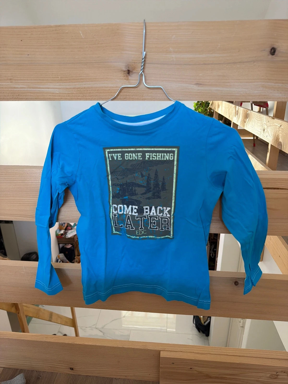 T-shirt manches longues huit ans